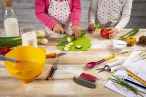 Kuhn Rikon Kinder Kitchen Essential Set - Kid Safe Knives & Snippers, Blue/Green